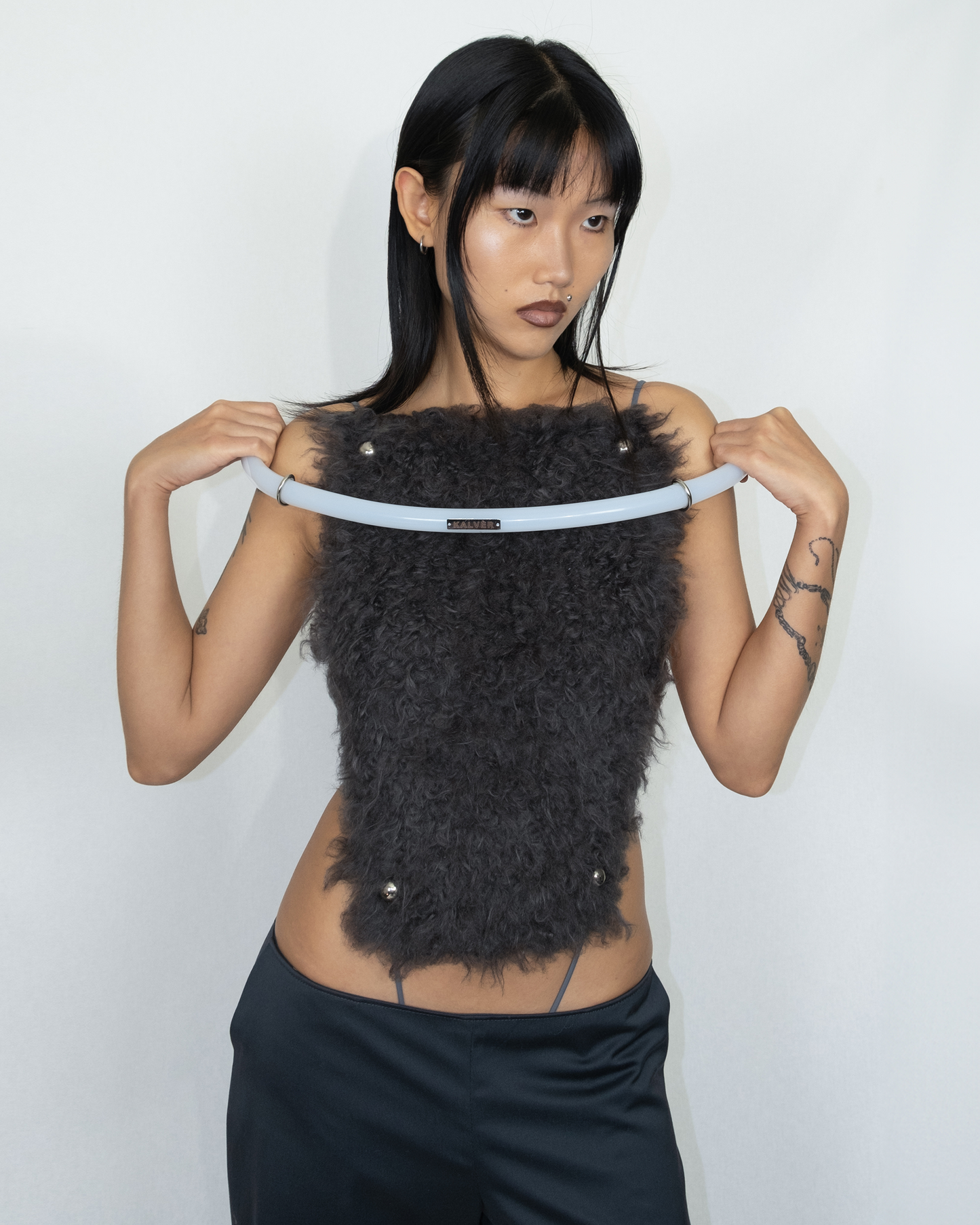 Milky shoulder hoop