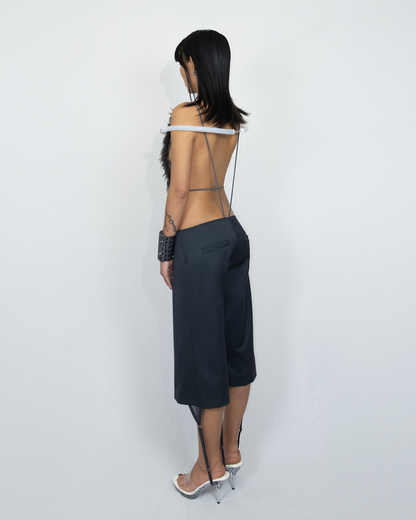 Stringed low-waisted shorts