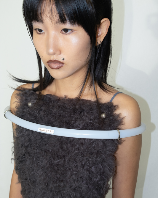 Milky shoulder hoop